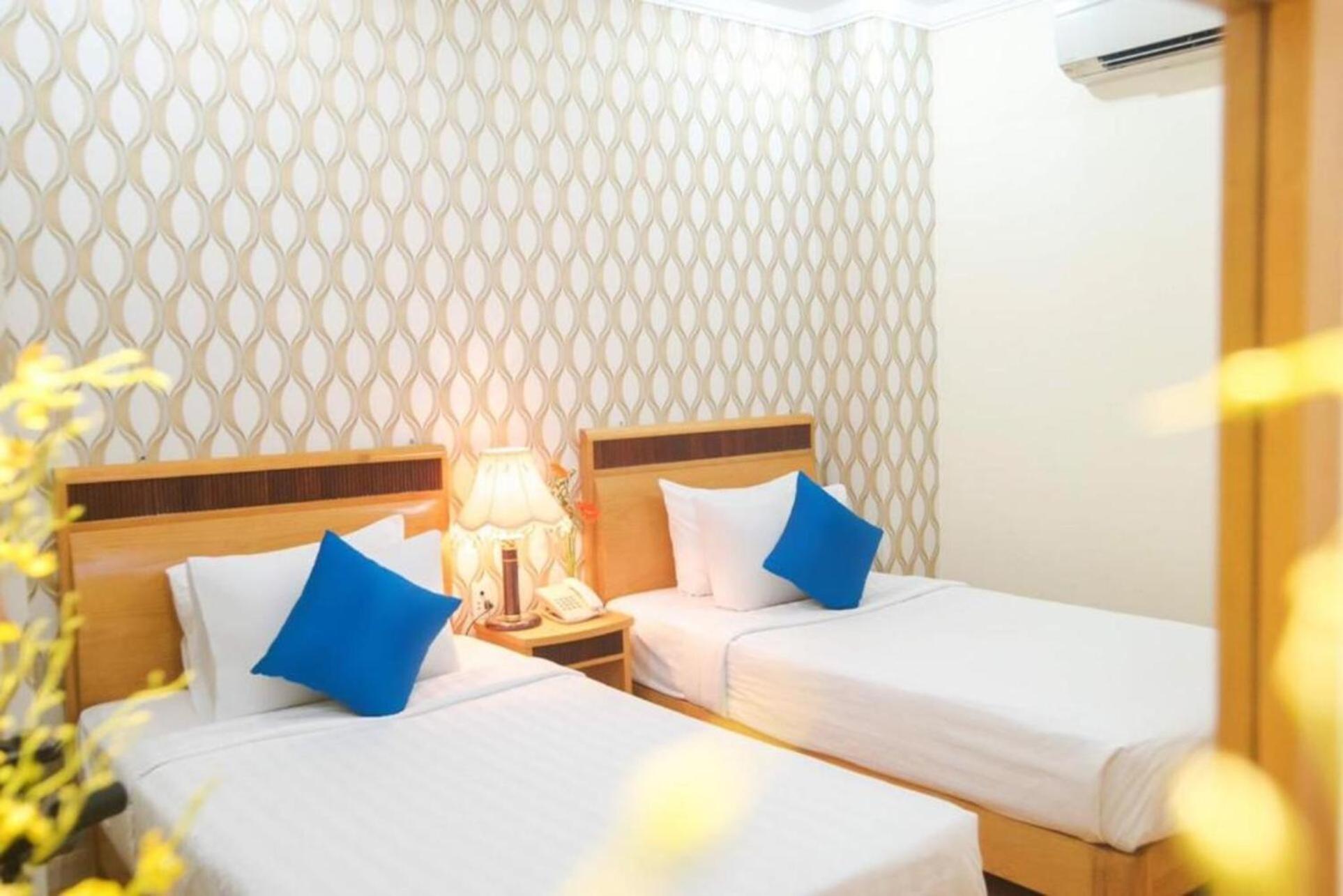 Ruby Saigon Hotel - Le Thanh Ton Ho Chi Minh City Bagian luar foto