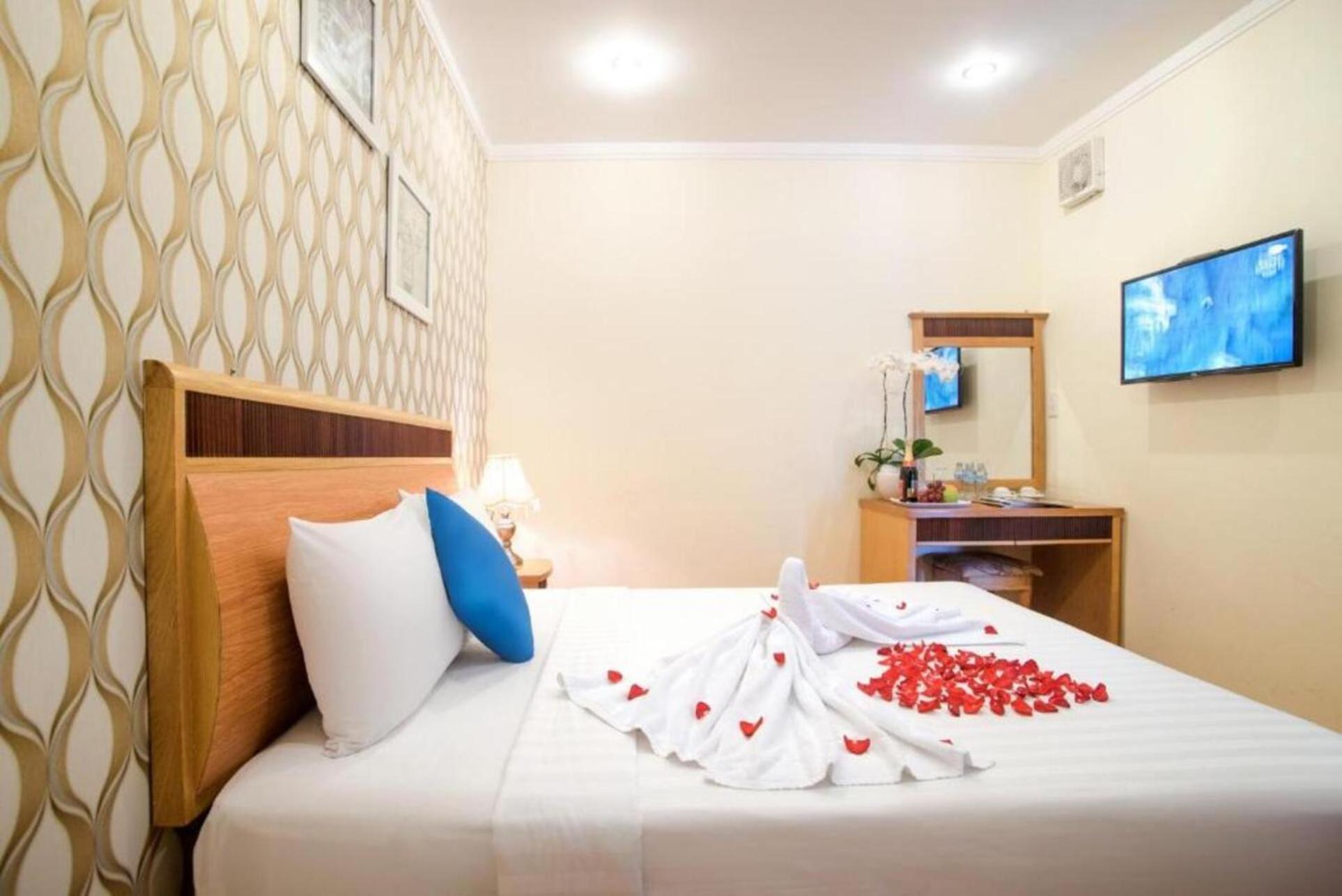 Ruby Saigon Hotel - Le Thanh Ton Ho Chi Minh City Bagian luar foto