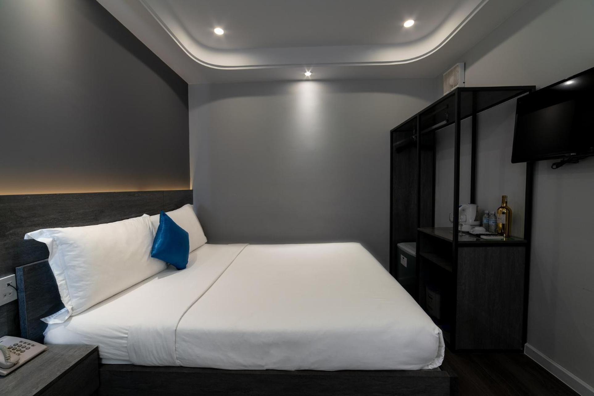 Ruby Saigon Hotel - Le Thanh Ton Ho Chi Minh City Bagian luar foto