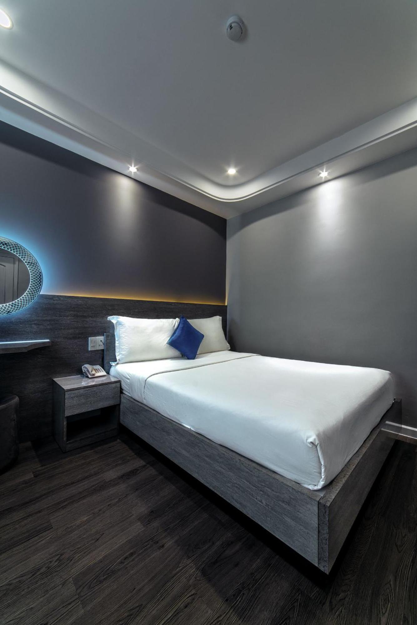 Ruby Saigon Hotel - Le Thanh Ton Ho Chi Minh City Bagian luar foto