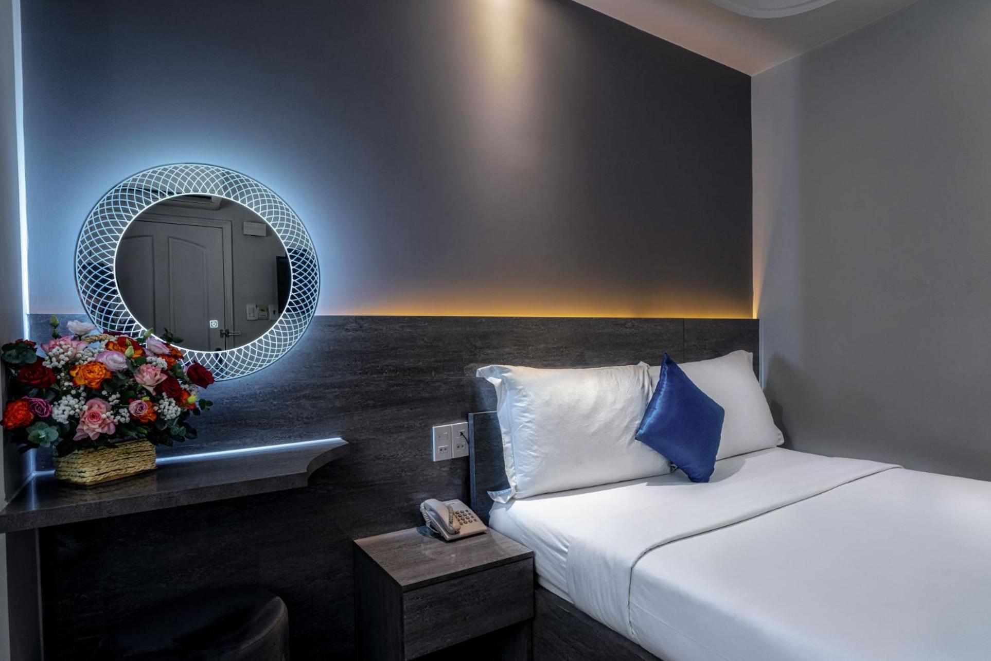 Ruby Saigon Hotel - Le Thanh Ton Ho Chi Minh City Bagian luar foto